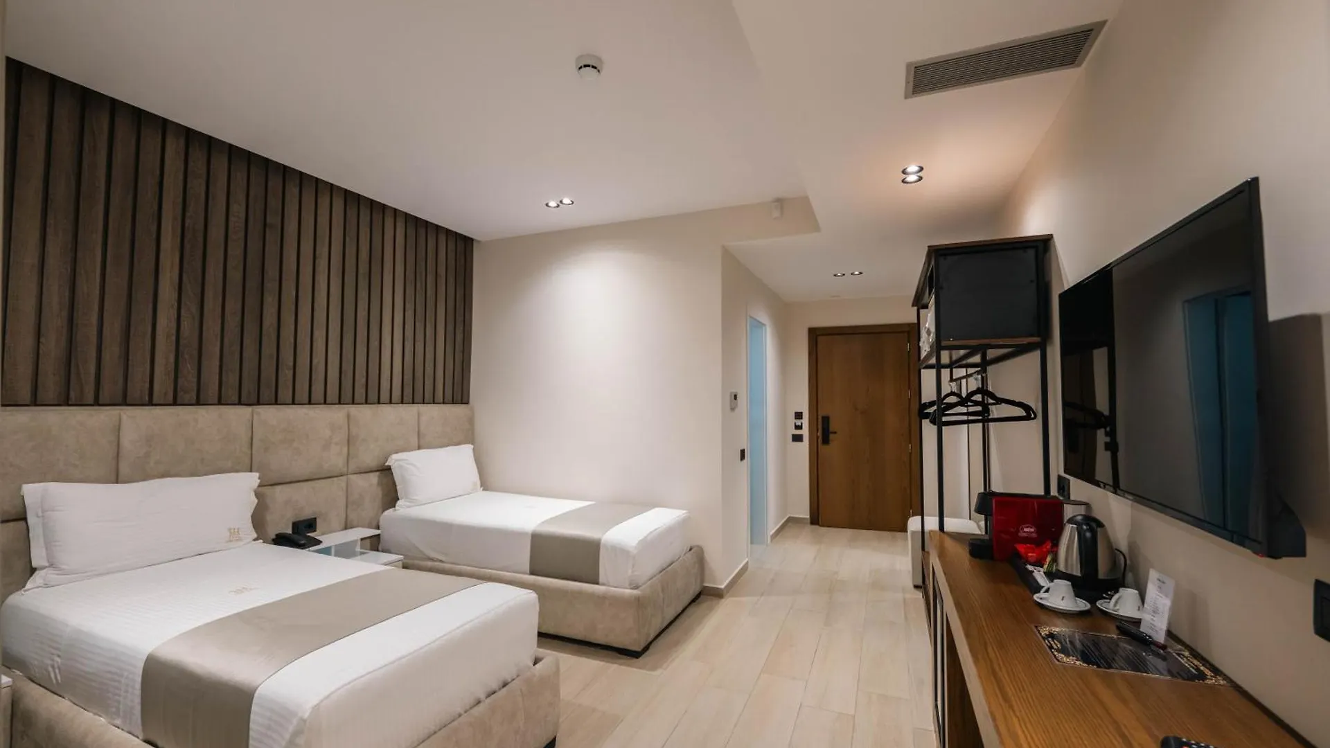 The Lord'S Garden Hotel Ksamil